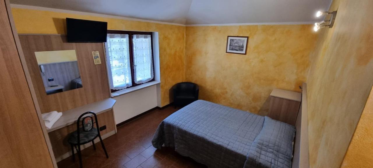 Albergo Etrusco Calusco d'Adda Buitenkant foto