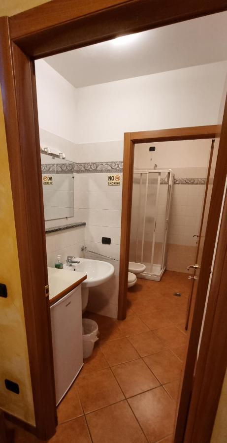 Albergo Etrusco Calusco d'Adda Buitenkant foto