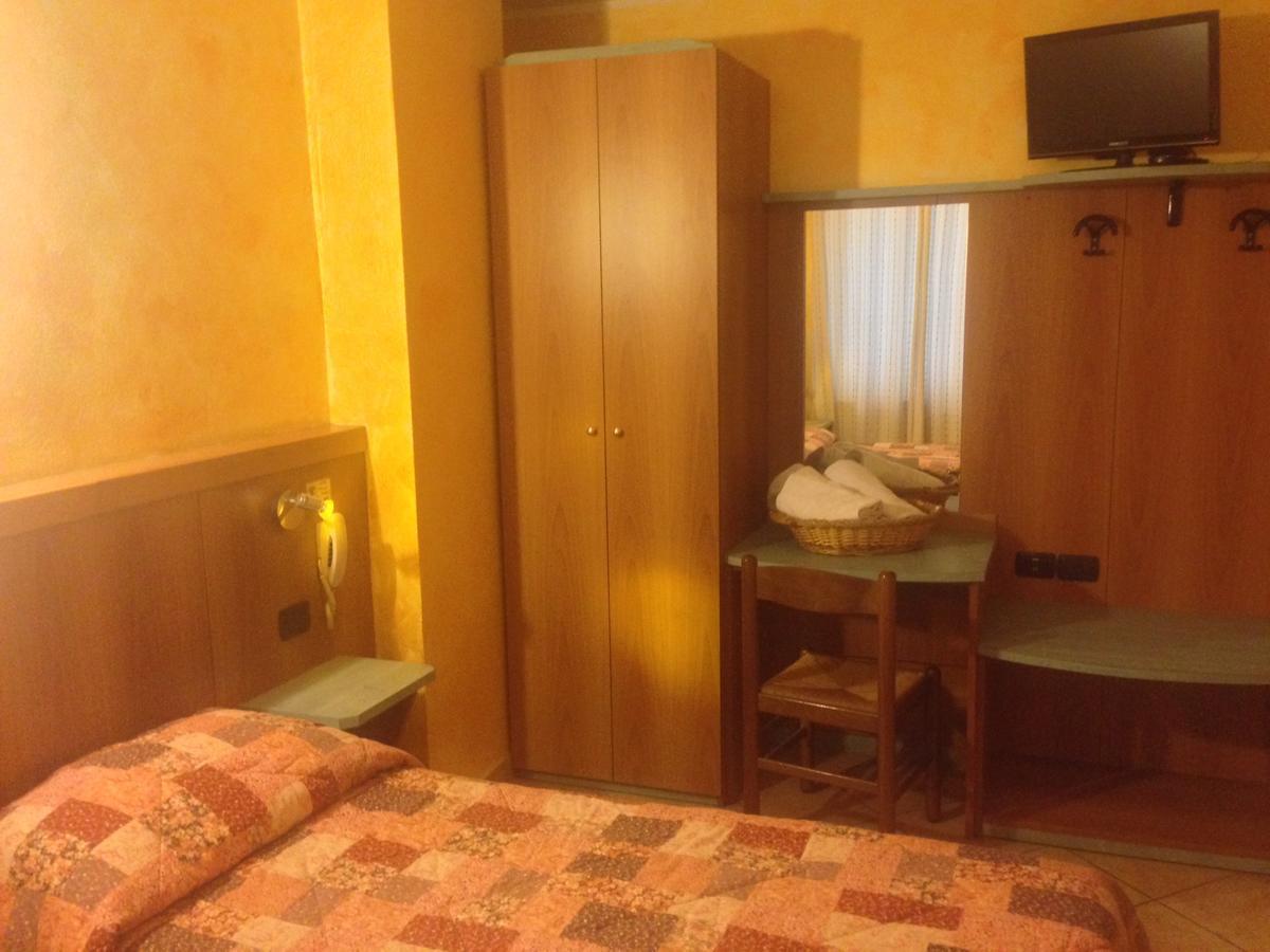 Albergo Etrusco Calusco d'Adda Kamer foto