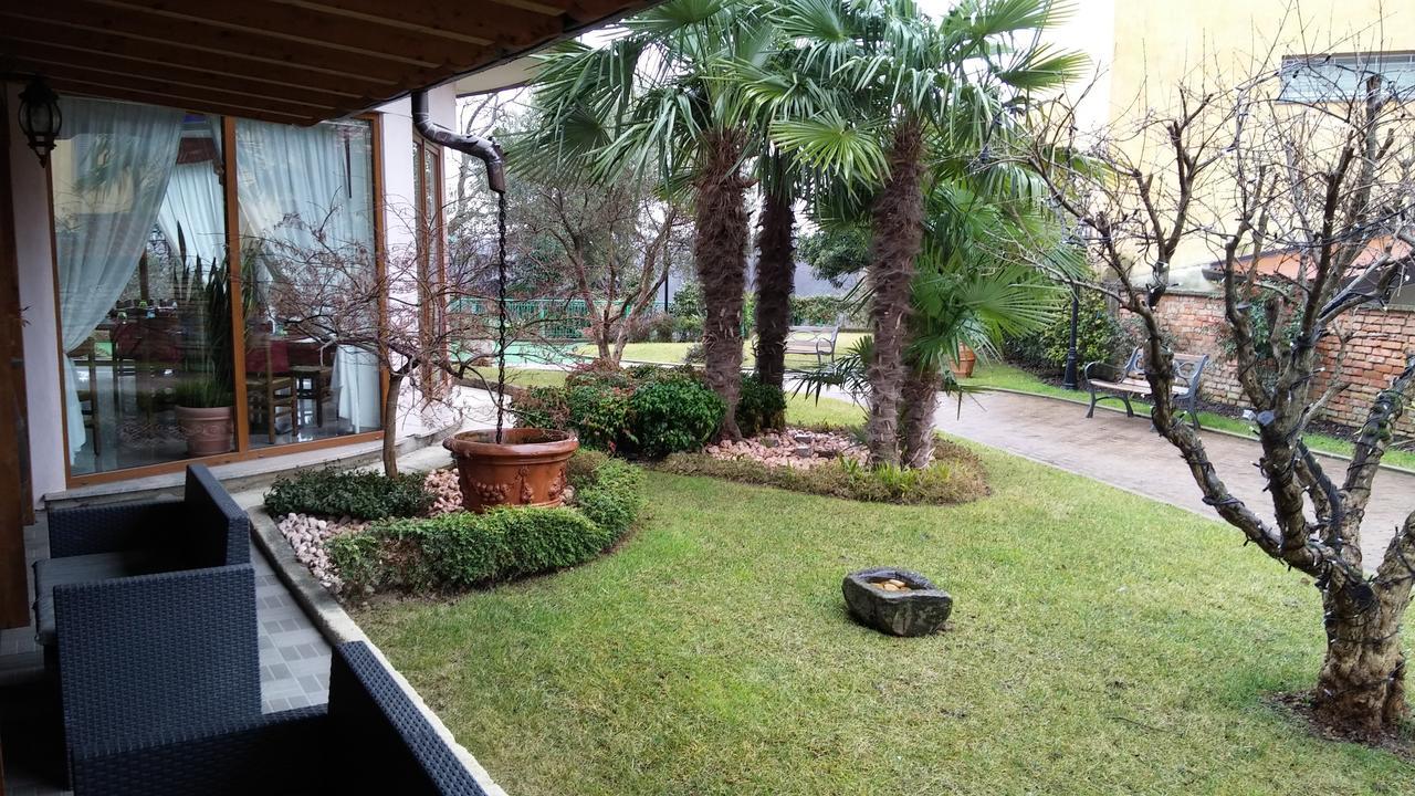Albergo Etrusco Calusco d'Adda Buitenkant foto