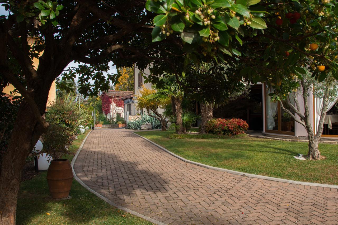 Albergo Etrusco Calusco d'Adda Buitenkant foto
